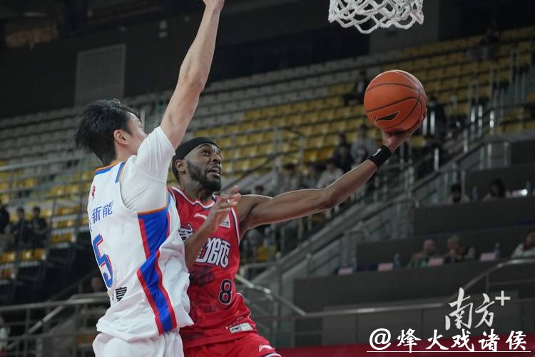 CBA常规赛:天津客场力克广州终结连败 CBA常规赛:天津客场力克广州终结连败