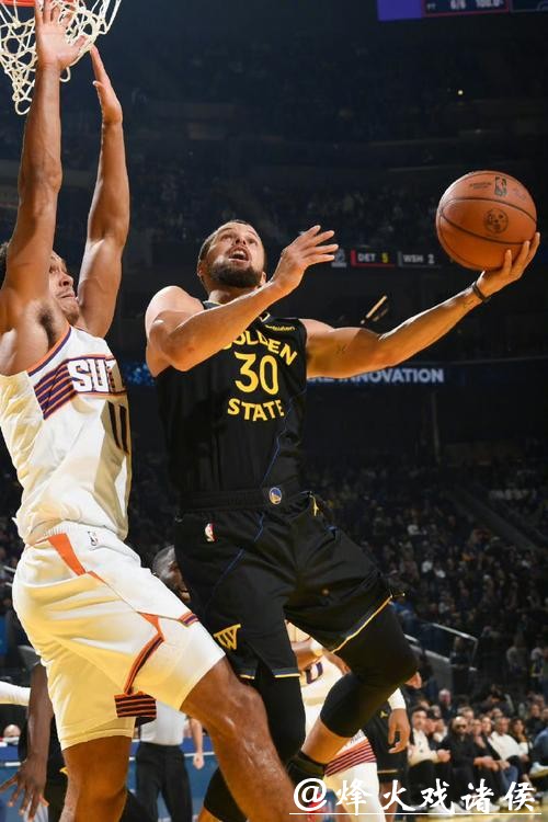 库里砍28分助勇士险胜太阳119-116，终结三连败